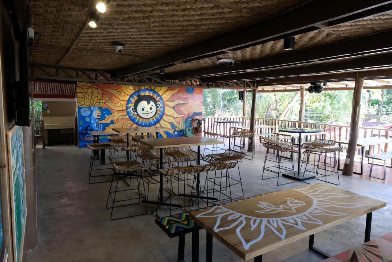 Mad Monkey Siquijor Hostel Exterior photo